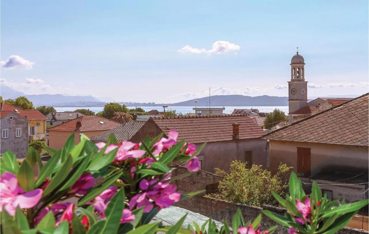 Lovely Apartment In Kastel Stari With Wifi Kastela 0*,