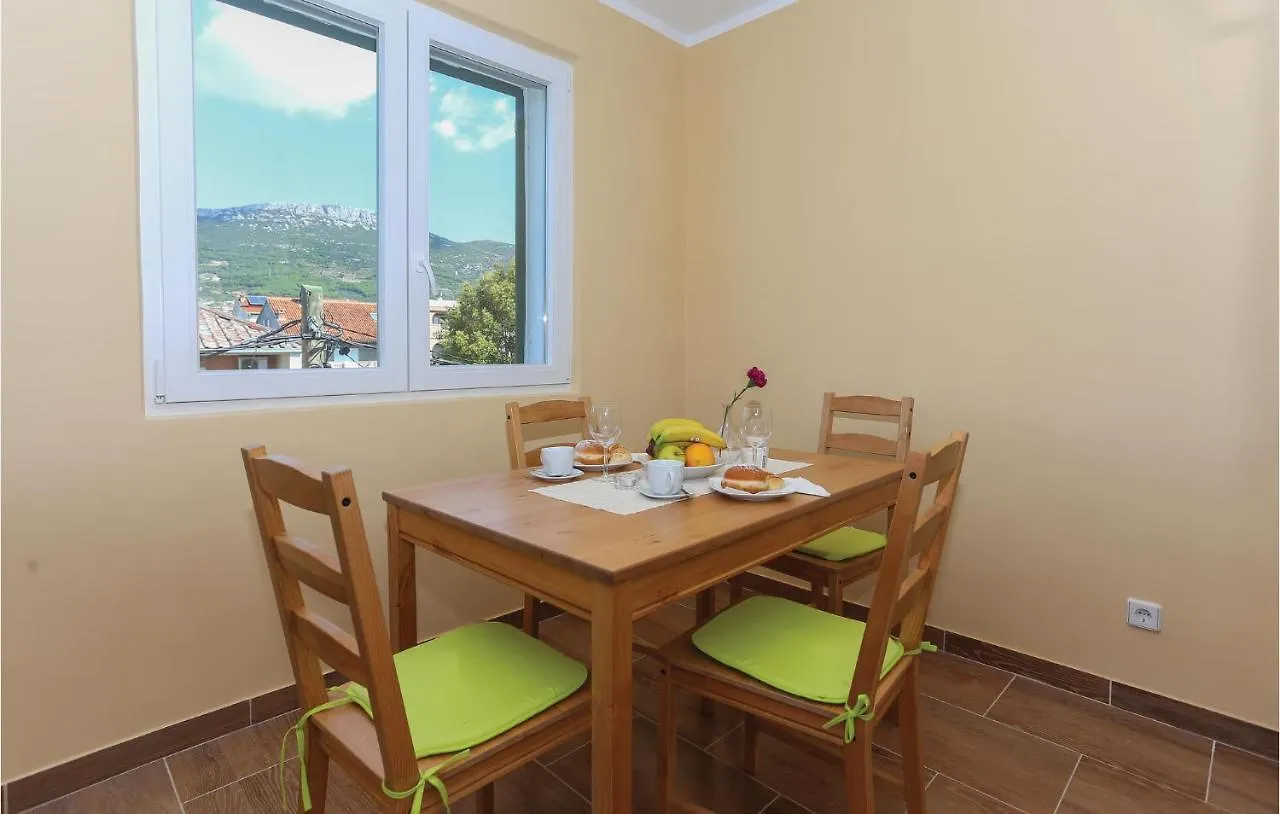 Lovely Apartment In Kastel Stari With Wifi Kastela