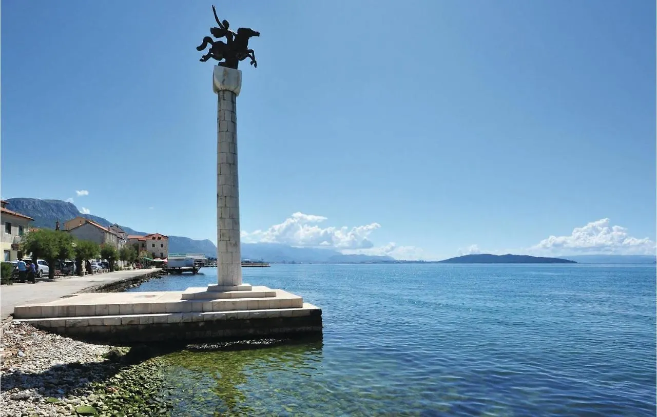Lovely Apartment In Kastel Stari With Wifi Kastela