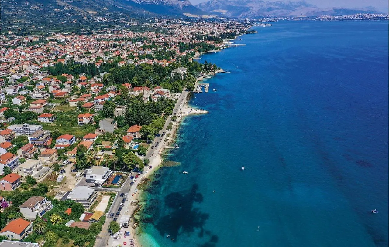 Lovely Apartment In Kastel Stari With Wifi Kastela